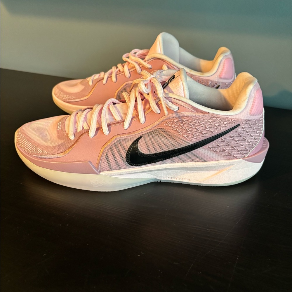 Nike Men’s Pink Athletic Sneakers